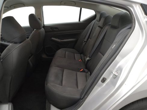 Used 2024 Nissan Altima 2.5 SV image 18