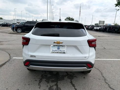 Used 2024 Chevrolet Trax LT w/ Driver Confidence Package FWD image 4