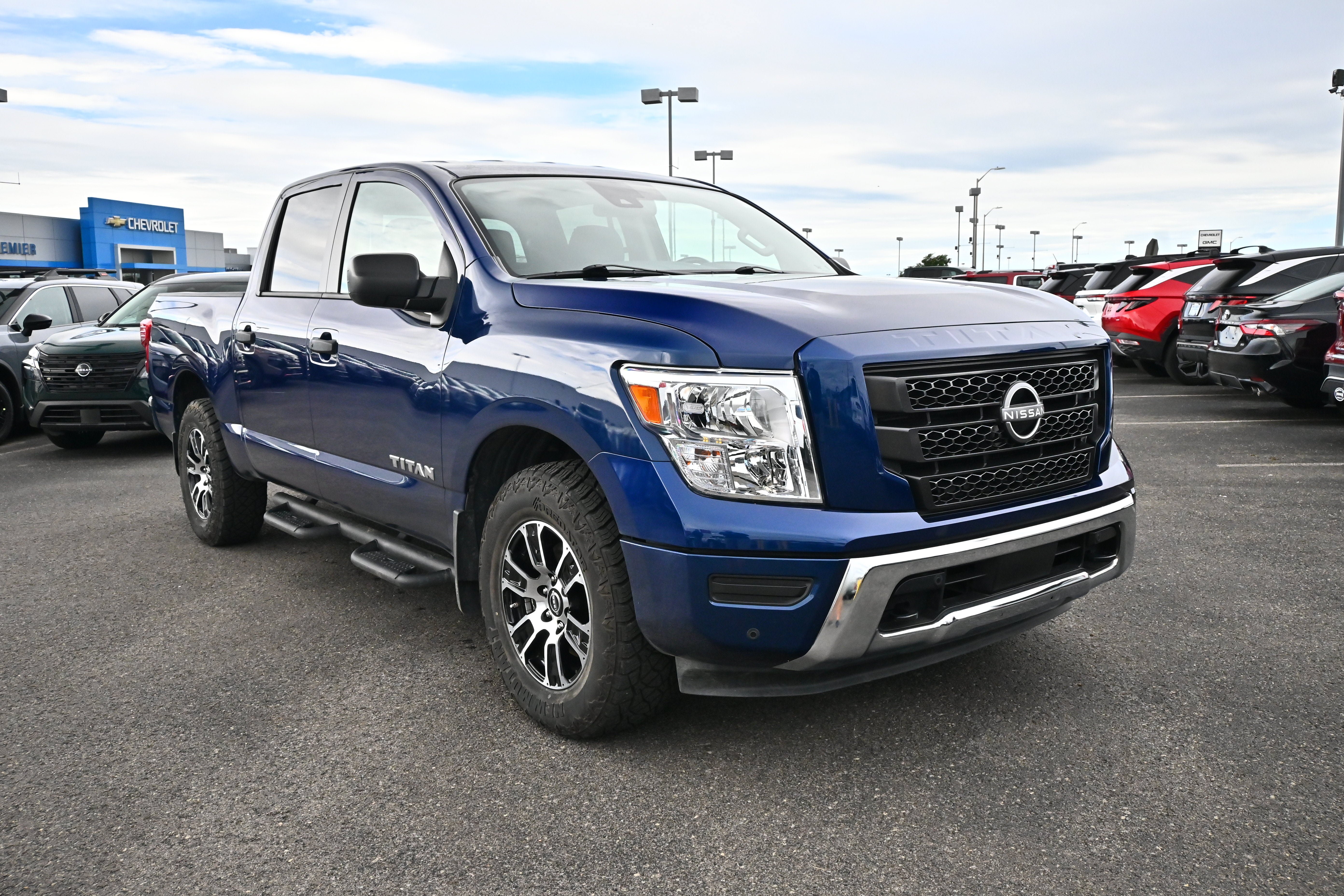 Certified 2024 Nissan Titan SV w/ SV Convenience Package AWD/4WD image 2