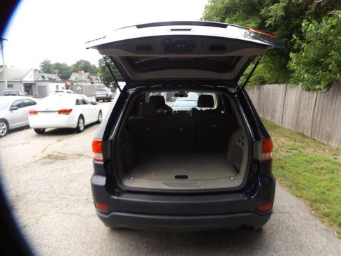 Used 2012 Jeep Grand Cherokee Laredo AWD/4WD image 5