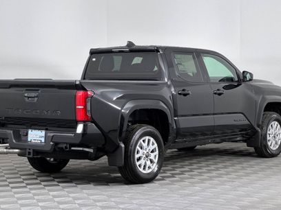 New 2025 Toyota Tacoma SR5