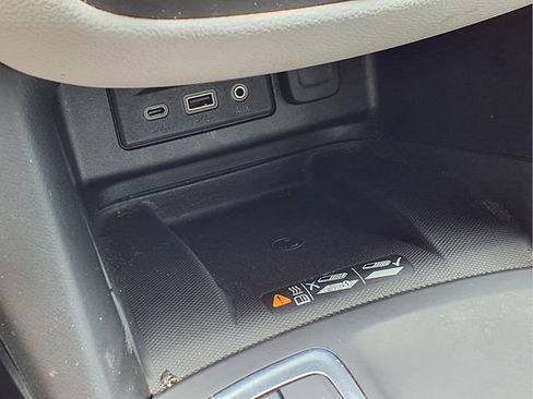 Used 2020 Chevrolet Equinox Premier AWD/4WD image 12