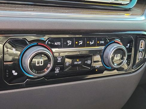 Used 2024 Chevrolet Silverado 1500 LT image 30