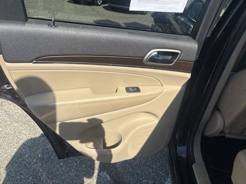 Used 2014 Jeep Grand Cherokee Limited w/ Trailer Tow Group IV AWD/4WD image 25