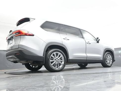 Used 2024 Toyota Grand Highlander AWD image 40