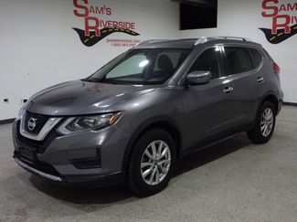 Used 2017 Nissan Rogue SV image 1