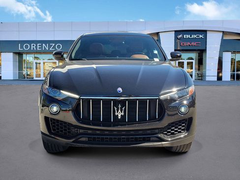 Used 2018 Maserati Levante image 2