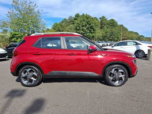 Certified 2022 Hyundai Venue Limited image 32