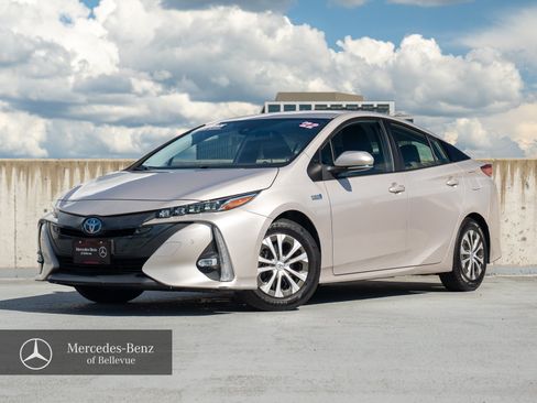 Used 2022 Toyota Prius Prime Limited FWD image 1