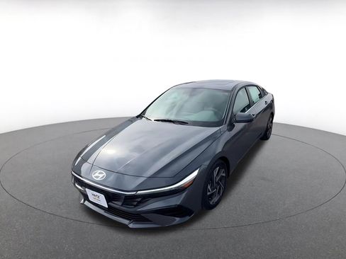Used 2025 Hyundai Elantra SEL image 7