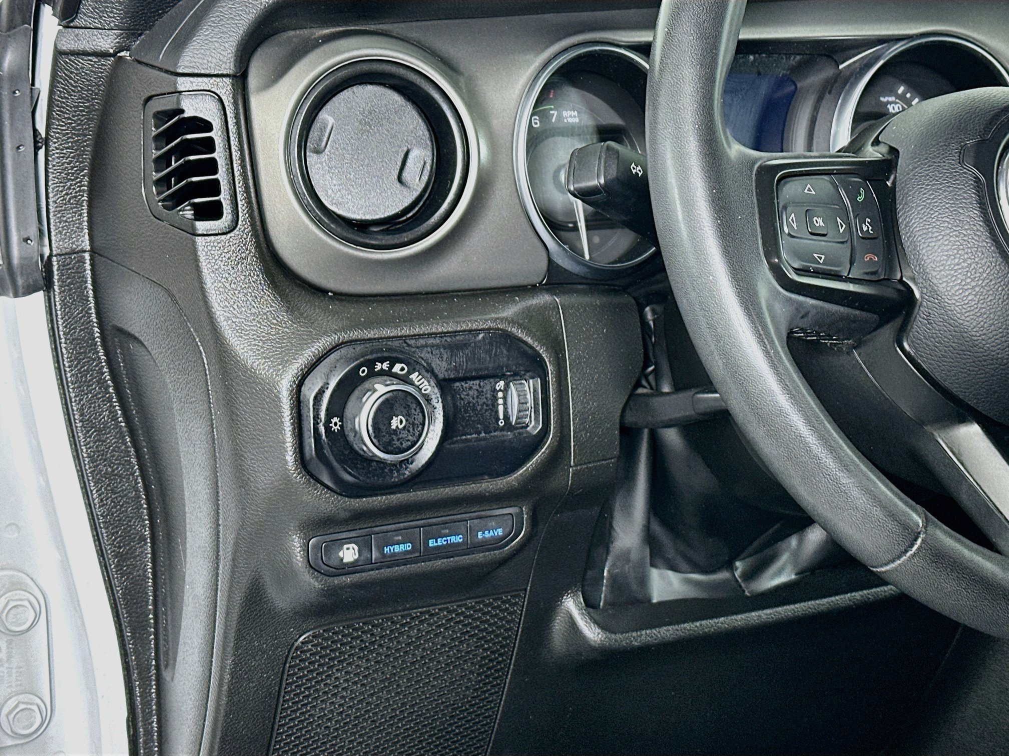 Used 2023 Jeep Wrangler Unlimited w/ Cold Weather Group AWD/4WD image 16