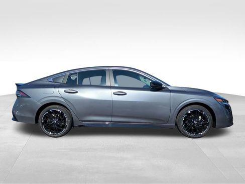 New 2026 Nissan Sentra SR w/ Floor Mat Package FWD image 8