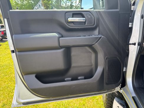 Used 2022 Chevrolet Silverado 2500 Custom w/ Gooseneck/5TH Wheel Package AWD/4WD image 11