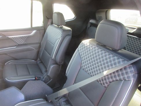 New 2026 GMC Acadia Denali image 15