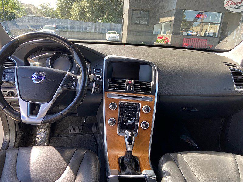 Used 2017 Volvo XC60 T5 Inscription w/ Preferred Option Package AWD/4WD image 9