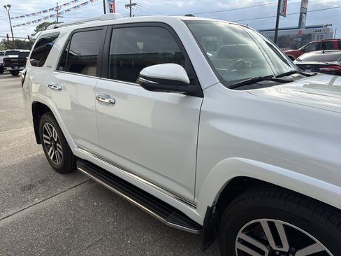 Used 2021 Toyota 4Runner Limited image 10