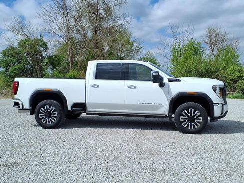 Used 2025 GMC Sierra 3500 Denali Ultimate AWD/4WD image 4