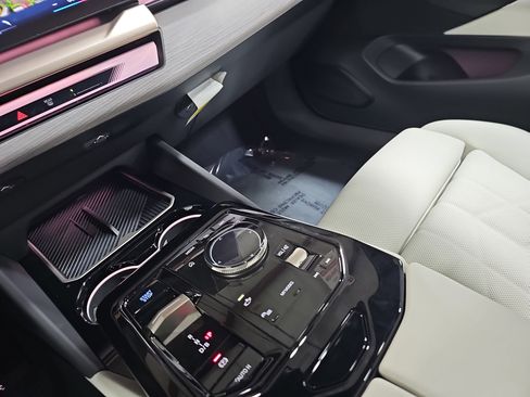 New 2026 BMW i5 eDrive40 w/ Premium Package image 26