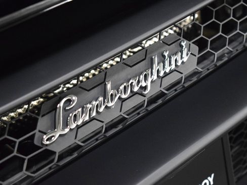 Used 2023 Lamborghini Huracan EVO image 10