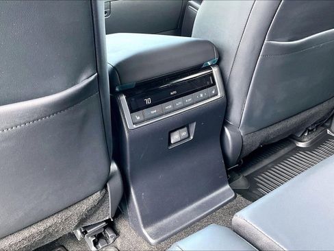 Used 2025 Lexus GX 550 w/ Accessory Package (2T) AWD/4WD image 33