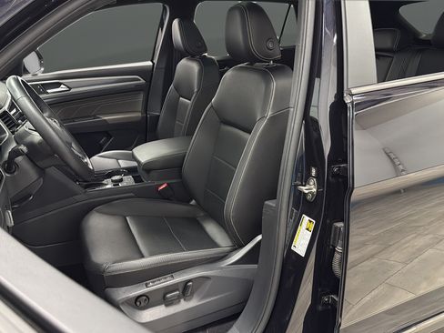 Used 2023 Volkswagen Atlas Cross Sport SEL R-Line AWD/4WD image 9