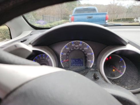 Used 2011 Honda Fit Sport image 12