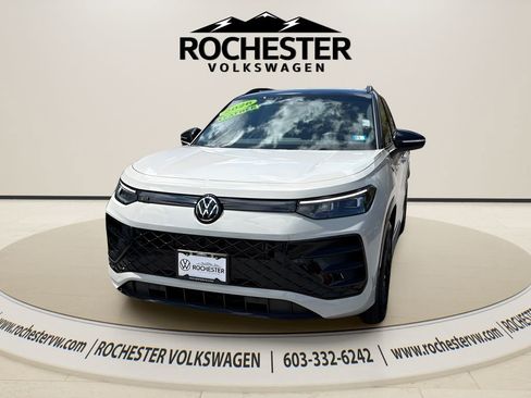 Used 2026 Volkswagen Tiguan SE R-Line AWD/4WD image 1