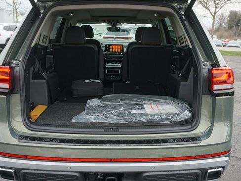 New 2026 Volkswagen Atlas Peak Edition image 6