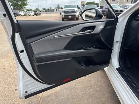 Used 2025 Toyota Camry Hybrid FWD image 17