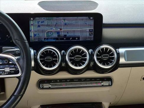 Used 2022 Mercedes-Benz GLB 250 4MATIC image 14