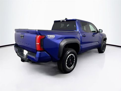 Certified 2024 Toyota Tacoma TRD Off-Road AWD/4WD image 6