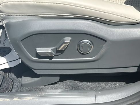 Used 2025 Hyundai Santa Fe SEL FWD image 24