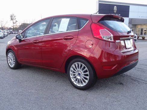 Used 2015 Ford Fiesta Titanium image 6