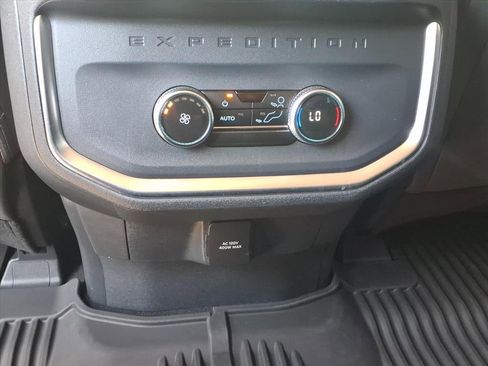 Used 2025 Ford Expedition Active image 20