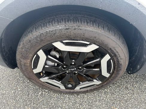 Used 2025 Kia Telluride S AWD/4WD image 13