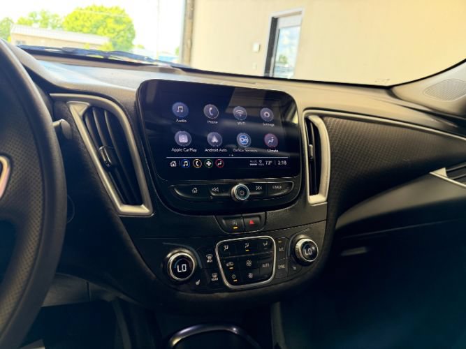 Used 2023 Chevrolet Malibu LT FWD image 14