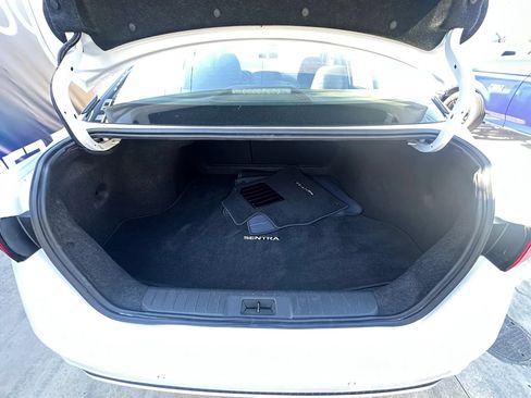 Used 2025 Nissan Sentra SV FWD image 30