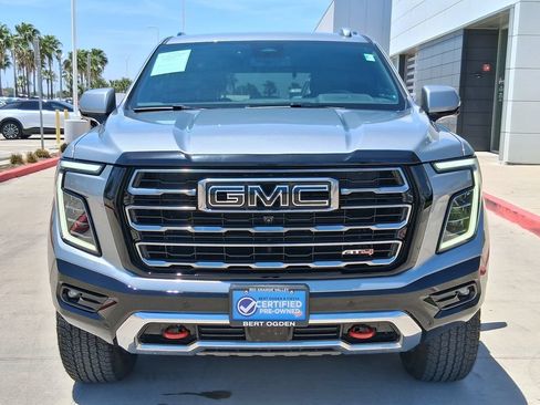 Used 2025 GMC Yukon AT4 AWD/4WD image 2