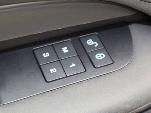 Used 2019 Land Rover Discovery HSE AWD/4WD image 25