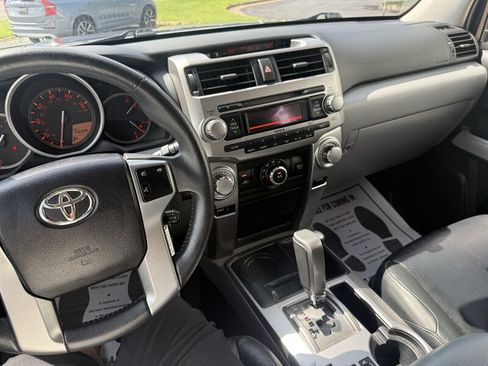 Used 2011 Toyota 4Runner SR5 w/ Premium Pkg w/Leather AWD/4WD image 17