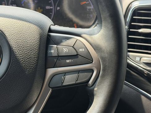 Used 2019 Jeep Grand Cherokee Limited AWD/4WD image 23