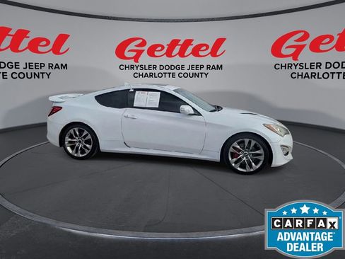 Used 2014 Hyundai Genesis 3.8 image 11