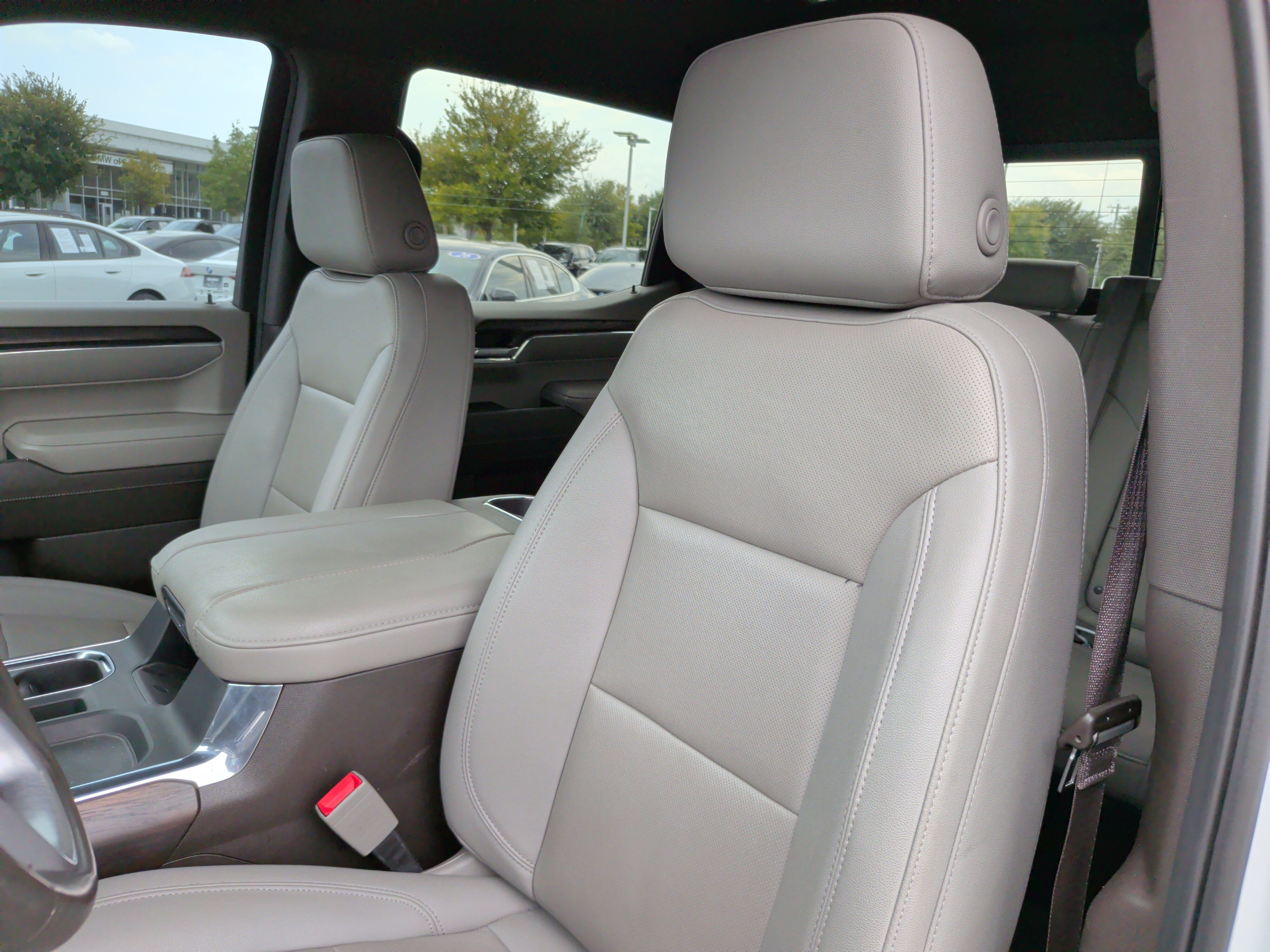 Used 2024 GMC Sierra 1500 SLT w/ SLT Premium Plus Package AWD/4WD image 25