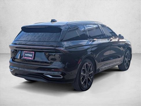 Used 2024 Lincoln Nautilus Reserve w/ Equipment Group 202A image 5