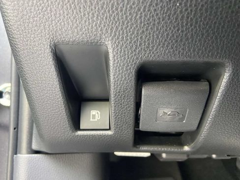 Used 2025 Toyota RAV4 XLE AWD/4WD image 26