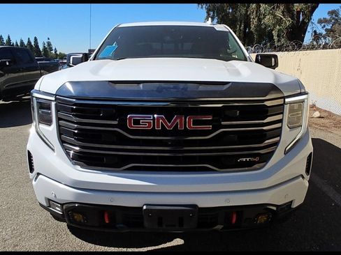 Used 2022 GMC Sierra 1500 AT4 w/ AT4 Premium Package image 5