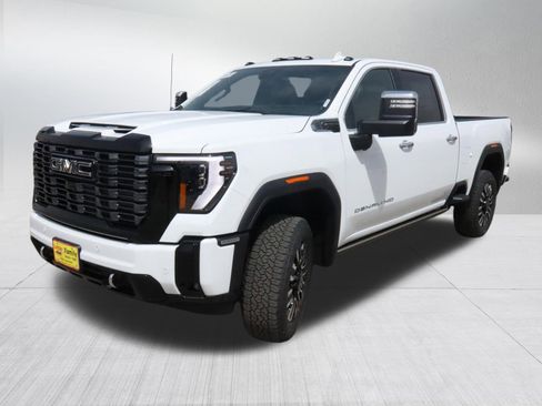 New 2026 GMC Sierra 3500 Denali Ultimate w/ LPO, Black Badging Package AWD/4WD image 3