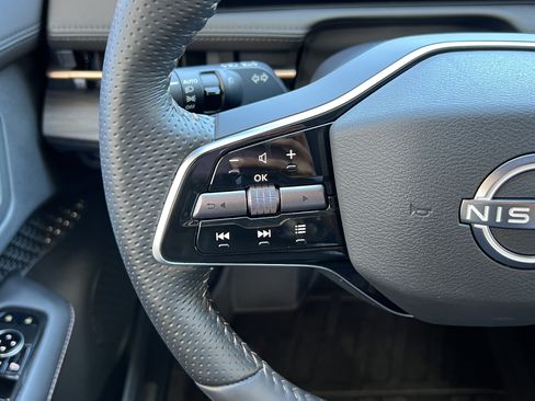 Used 2024 Nissan Ariya AWD image 28