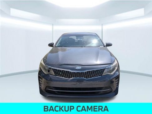 Used 2018 Kia Optima S FWD image 4