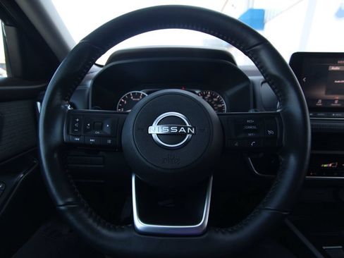 Used 2023 Nissan Rogue S AWD/4WD image 20